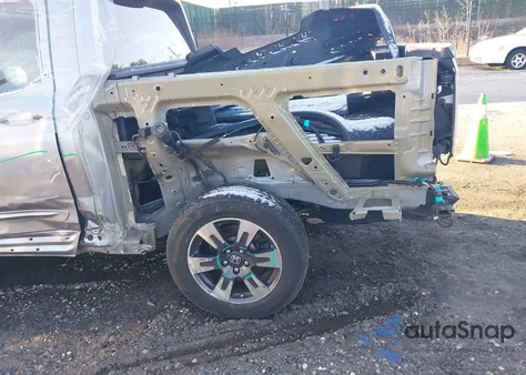 2018 Honda Ridgeline Rtl z USA, uszkodzony, nr VIN 5FPYK3F53JB014518